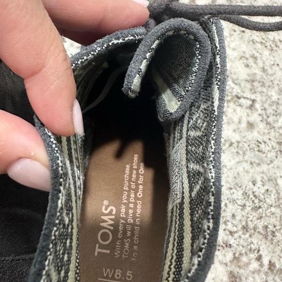 Tom's Gray Suede Women's Kala Booties - Picture 5 of 9